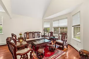 27 Laurel Ln, Holtsville, NY 11742 - Photo 3