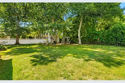 1288 Boston Avenue, Bay Shore, NY 11706 - Photo 29