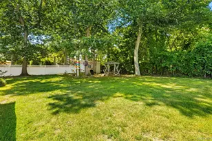 1288 Boston Ave, Bay Shore, NY 11706 - Photo 29