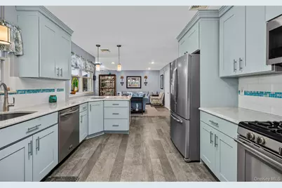 1288 Boston Avenue, Bay Shore, NY 11706 - Photo 9