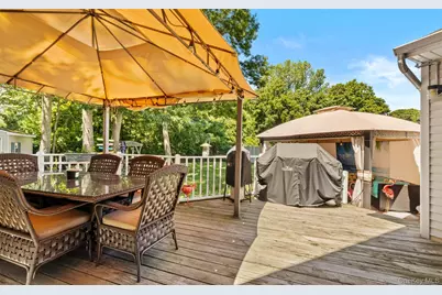 1288 Boston Avenue, Bay Shore, NY 11706 - Photo 27