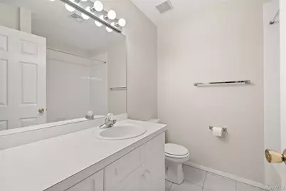 34 Cedar Ridge Lane, Bay Shore, NY 11706 - Photo 15