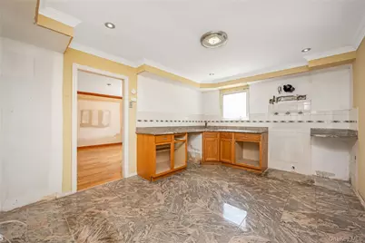 1103 Carlls Straight Path, Dix Hills, NY 11746 - Photo 17