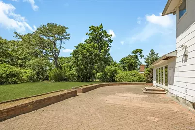 1103 Carlls Straight Path, Dix Hills, NY 11746 - Photo 9