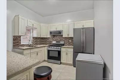 10455 39th Avenue, Corona, NY 11368 - Photo 5