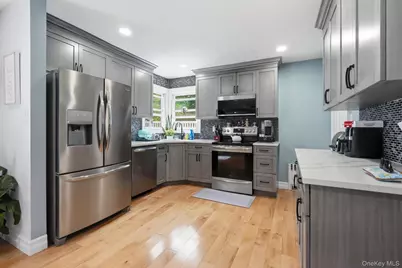 841 Willow Road, Franklin Square, NY 11010 - Photo 5