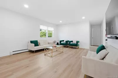 841 Willow Road, Franklin Square, NY 11010 - Photo 17
