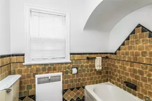 20 Voorhees Pl, Malverne, NY 11565 - Photo 19