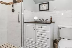 20 Voorhees Pl, Malverne, NY 11565 - Photo 25