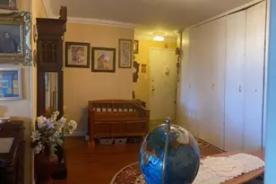 61-20 Grand Central Pkwy, Forest Hills, NY 11375 - Photo 11