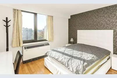 39-16 Prince Street #8E, Flushing, NY 11354 - Photo 13