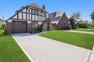 24 Kenilworth Rd, Mineola, NY 11501 - Photo 3