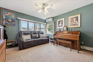 7 Disc Ln, Wantagh, NY 11793 - Photo 15