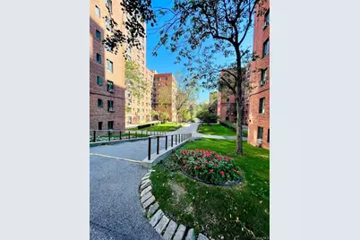1686 Metropolitan Avenue #4H, Bronx, NY 10462 - Photo 1