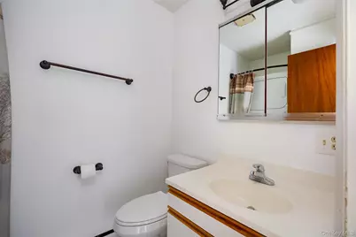 1004 Chelsea Cove S, Hopewell Junction, NY 12533 - Photo 11