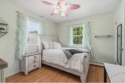 17 Nottingham Drive, Wheatley Heights, NY 11798 - Photo 15