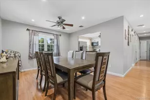 17 Nottingham Dr, Wheatley Heights, NY 11798 - Photo 7