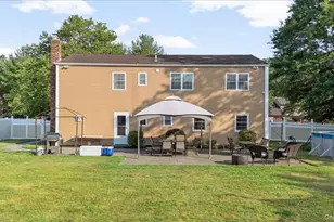 17 Nottingham Dr, Wheatley Heights, NY 11798 - Photo 33
