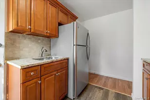 17 Nottingham Dr, Wheatley Heights, NY 11798 - Photo 25