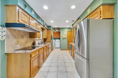 17 Cedar Place, Kings Park, NY 11754 - Photo 15