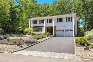 17 Cedar Pl, Kings Park, NY 11754 - Photo 3