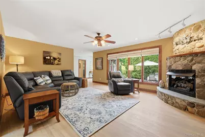 39 Loughran Lane, Highland, NY 12528 - Photo 11