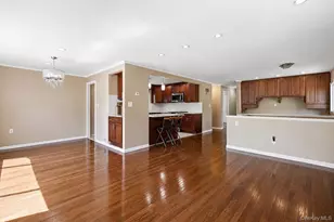 5 Willets Dr, Syosset, NY 11791 - Photo 3