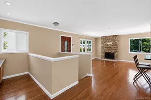 5 Willets Dr, Syosset, NY 11791 - Photo 9