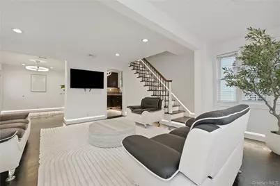 6 Prospect Street, Hicksville, NY 11801 - Photo 3