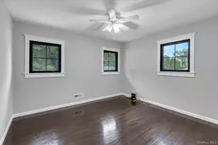 31 Apple Ln, Commack, NY 11725 - Photo 13