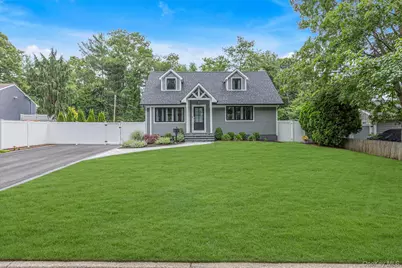 31 Apple Lane, Commack, NY 11725 - Photo 1
