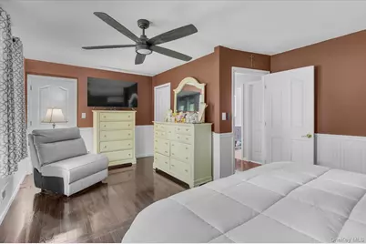 31 Apple Lane, Commack, NY 11725 - Photo 11
