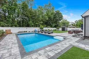 31 Apple Ln, Commack, NY 11725 - Photo 23