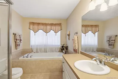 15 Scenicview Crescent, Manorville, NY 11949 - Photo 21