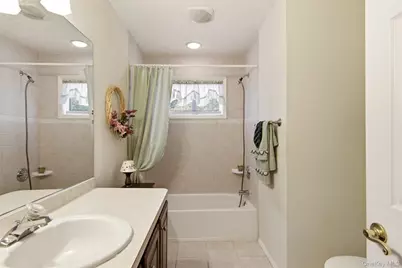 15 Scenicview Crescent, Manorville, NY 11949 - Photo 23
