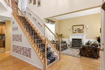 15 Scenicview Crescent, Manorville, NY 11949 - Photo 7
