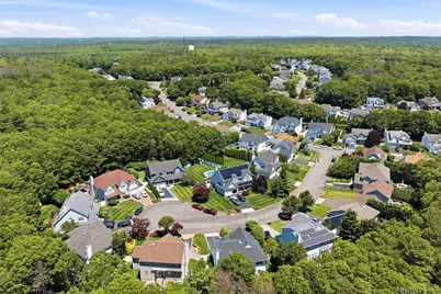 15 Scenicview Crescent, Manorville, NY 11949 - Photo 35