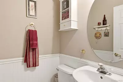 15 Scenicview Crescent, Manorville, NY 11949 - Photo 11