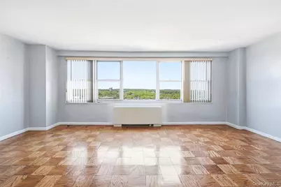 70-25 Yellowstone Boulevard #15P, Forest Hills, NY 11375 - Photo 3