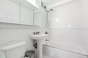 70-25 Yellowstone Blvd, Forest Hills, NY 11375 - Photo 21