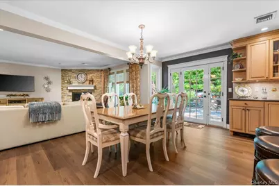10 Serene Court, Dix Hills, NY 11746 - Photo 19