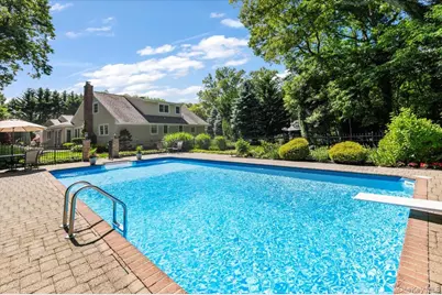 10 Serene Court, Dix Hills, NY 11746 - Photo 3