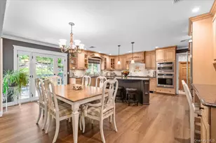 10 Serene Ct, Dix Hills, NY 11746 - Photo 13