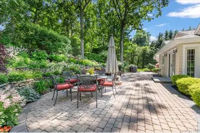10 Serene Court, Dix Hills, NY 11746 - Photo 5