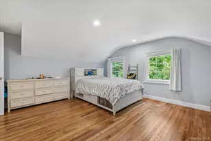 10 Serene Ct, Dix Hills, NY 11746 - Photo 33