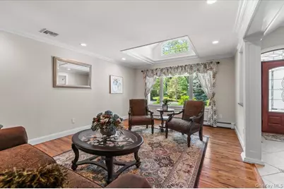 10 Serene Court, Dix Hills, NY 11746 - Photo 23