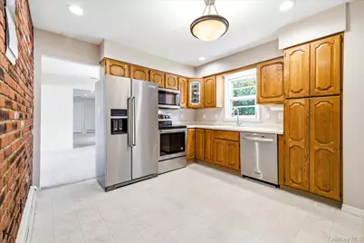 332 Marcy Street, West Babylon, NY 11704 - Photo 9