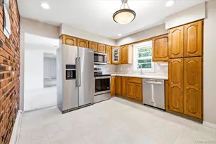332 Marcy St, West Babylon, NY 11704 - Photo 9