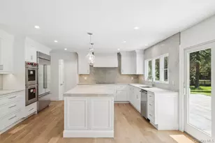 19 Woodvale Dr, Syosset, NY 11791 - Photo 13