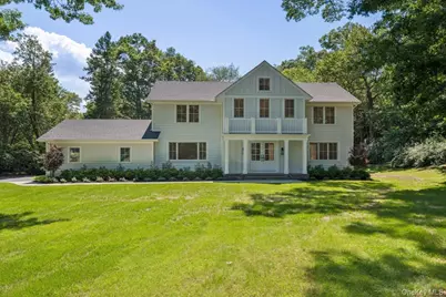 19 Woodvale Drive, Syosset, NY 11791 - Photo 1